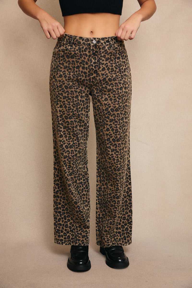Mid-Rise Leopard Print Boyfriend Jeans